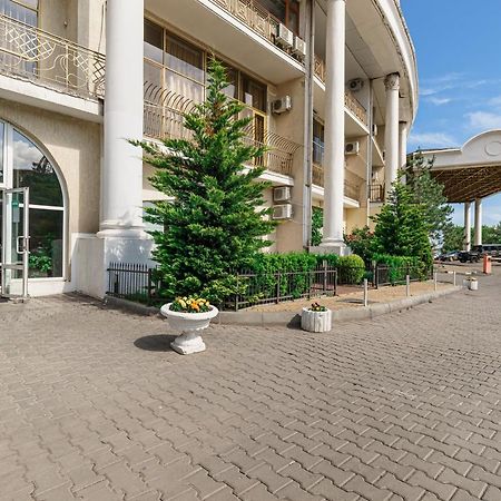 Arcadia Palace 2-Bedrooms Apartment With Terrace Oldenburg Bagian luar foto