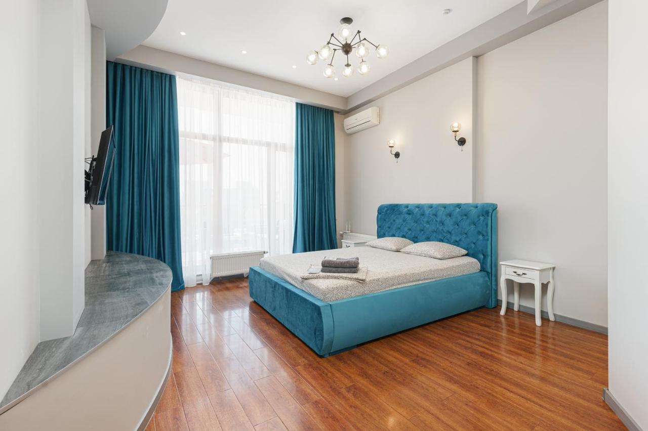 Arcadia Palace 2-Bedrooms Apartment With Terrace Oldenburg Bagian luar foto