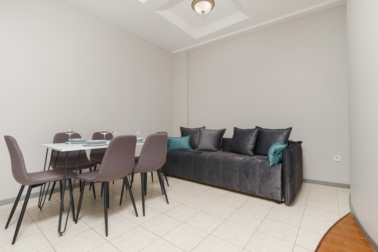 Arcadia Palace 2-Bedrooms Apartment With Terrace Oldenburg Bagian luar foto