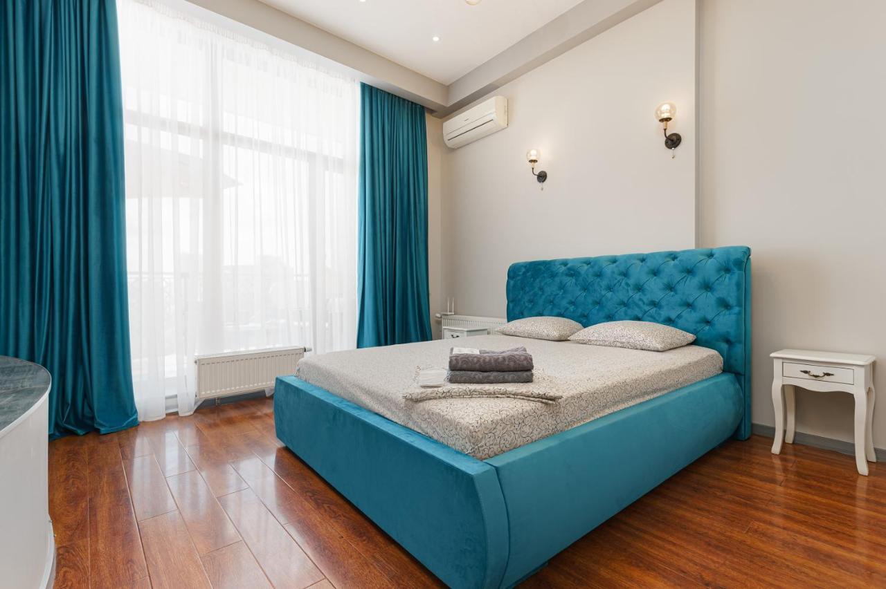 Arcadia Palace 2-Bedrooms Apartment With Terrace Oldenburg Bagian luar foto
