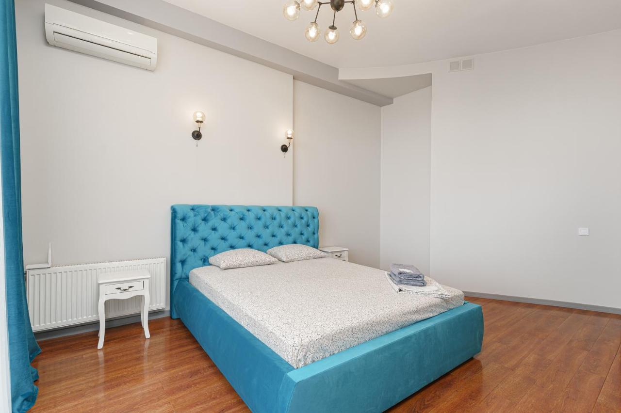 Arcadia Palace 2-Bedrooms Apartment With Terrace Oldenburg Bagian luar foto
