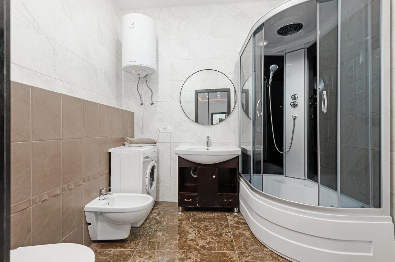 Arcadia Palace 2-Bedrooms Apartment With Terrace Oldenburg Bagian luar foto