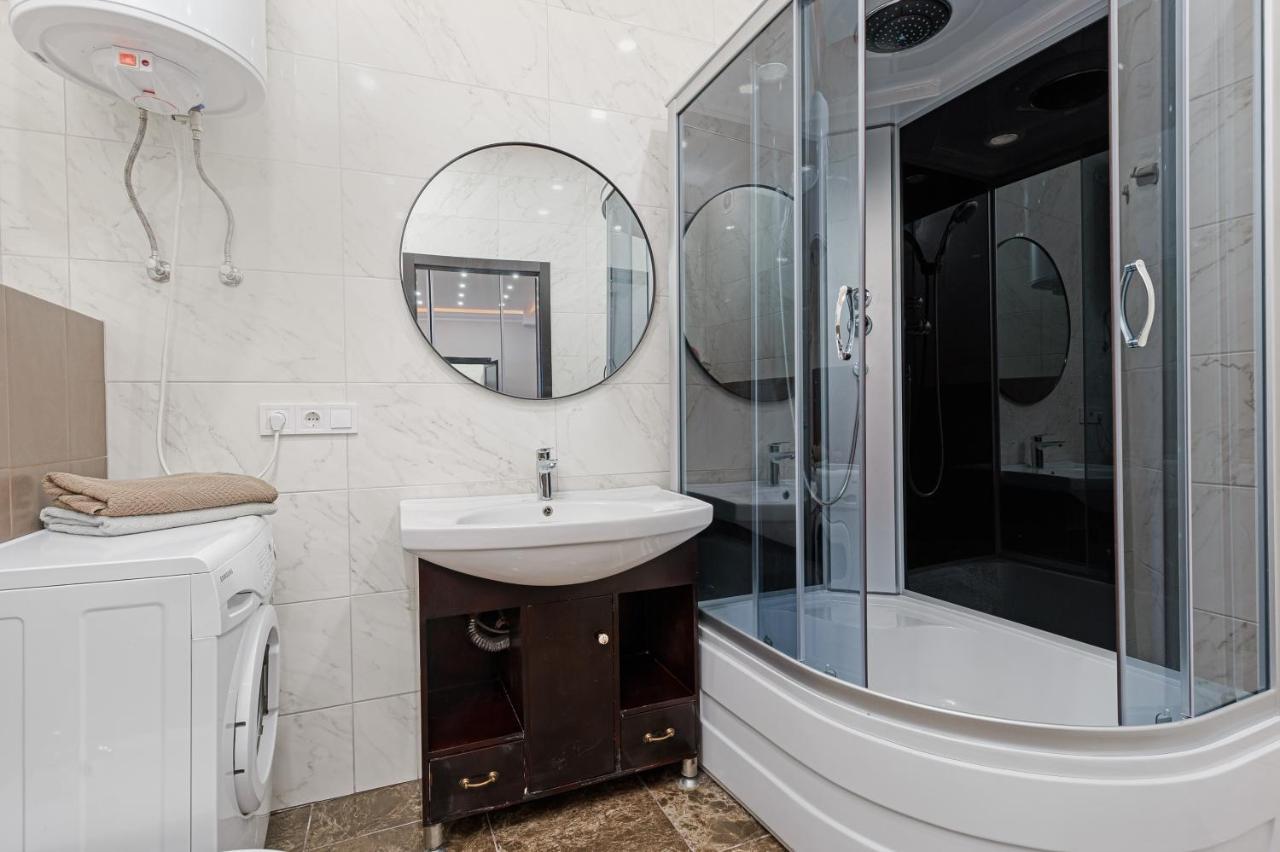 Arcadia Palace 2-Bedrooms Apartment With Terrace Oldenburg Bagian luar foto